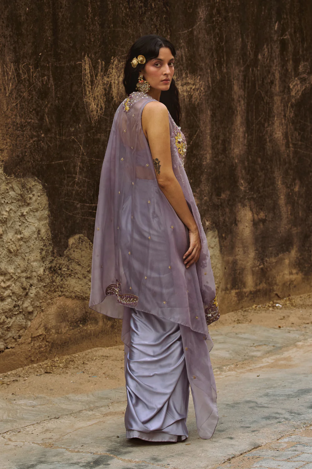 Lilac drape satin skirt set with organza cape - Image 5
